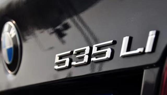 汽車尾部的數字和字母都代表着什麼意思？