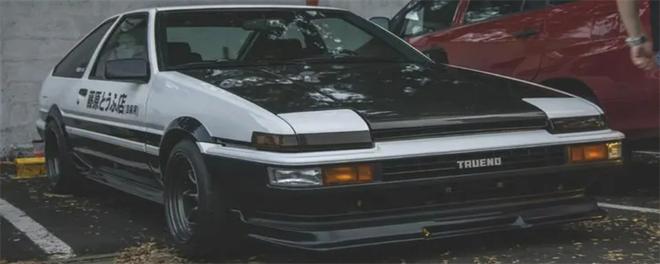 ae86是卡罗拉吗？